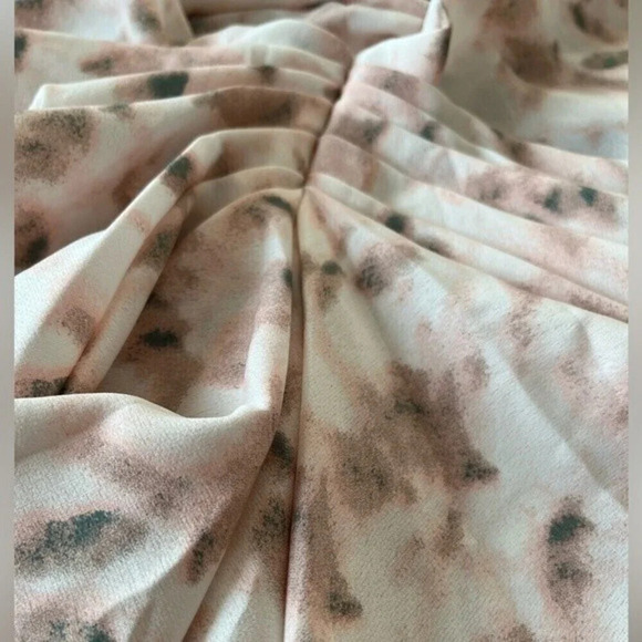 Pretty Little Thing light pink tie dye ruched side midi skirt, size 10. - Picture 4 of 8